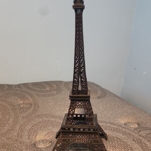 Elegant Eiffel Tower Figurine